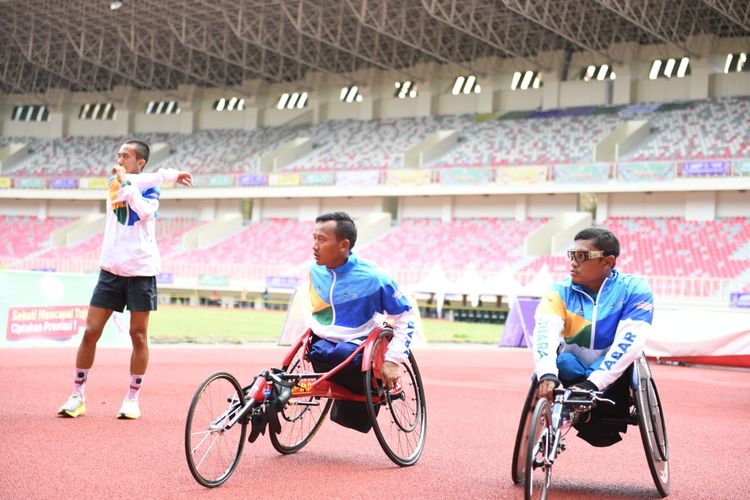 Kontingen Peparnas Jabar saat berlatih di Papua.
