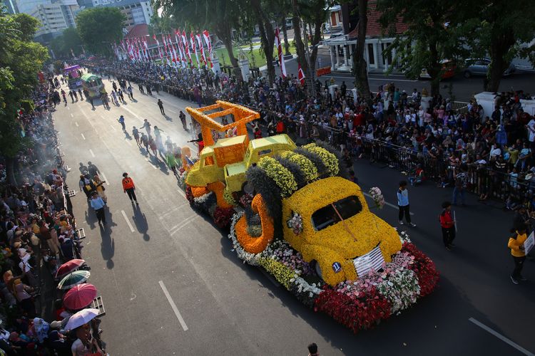 Kegiatan Surabaya Vaganza  atau parade bunga yang selalu jadi magnet utama pada HJKS karena terus mengusung tema berbeda setiap tahunnya.