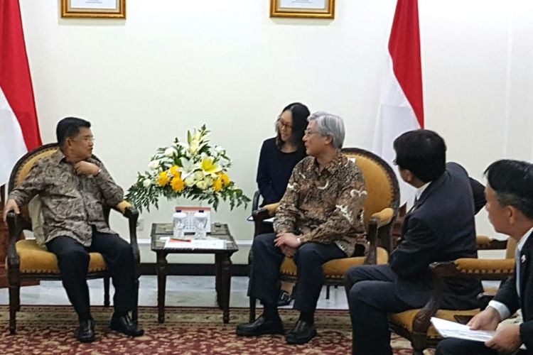 Wapres Jusuf Kalla menerima Takasi Niino-President & Chief Executive Officer NEC Corporation Japan di Kantor Wapres Jalan Medan Merdeka Utara Jakarta Pusat, Senin (3/9/2018)