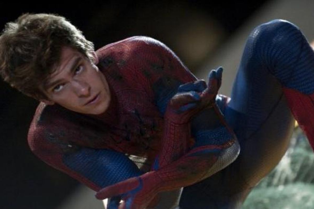 Andrew Garfield berperan sebagai Spider-Man dalam The Amazing Spider-Man (2012).