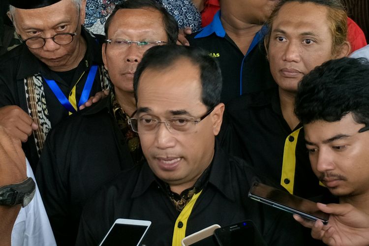 Menteri Perhubungan (Menhub) Budi Karya Sumadi saat mengahdiri Hari Ulang Tahun Paguyuban Perantau Nusantara (Papernusa) Ke-1 di Badan Kependudukan dan Keluarga Berencana (BKKBN), Jakarta Timur, Minggu (25/3/2018).