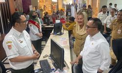Sidak ke RSWN Bersama Mbak Ita, Menpan-RB Anas Puji Pelayanan RSWN