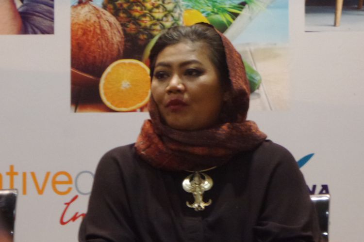 Desainer dan Founder Batik Chic, Novita Yunus