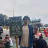 Aksi May Day, Massa Buruh Bawa Poster 