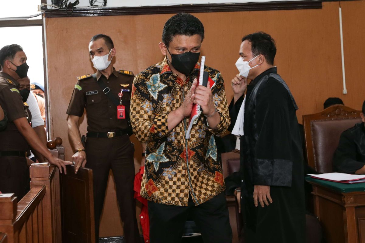 Terdakwa pembunuhan berencana terhadap Nofriansyah Yosua Hutabarat atau Brigadir J, Ferdy Sambo menjalani sidang dengan agenda pembacaan eksepsi di Pengadilan Negeri Jakarta Selatan, Senin (17/10/2022). Ferdy Sambo bersama dengan Istrinya, Putri Candrawathi, Richard Eliezer, Ricky Rizal dan Kuat Maruf didakwa melakukan pembunuhan berencana terhadap Nofriansyah Yosua Hutabarat atau Brigadir J.