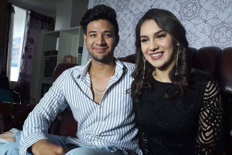 Ammar Zoni dan Irish Bella diwawancara di kawasan Cimanggis, Depok, Minggu (13/1/2019).