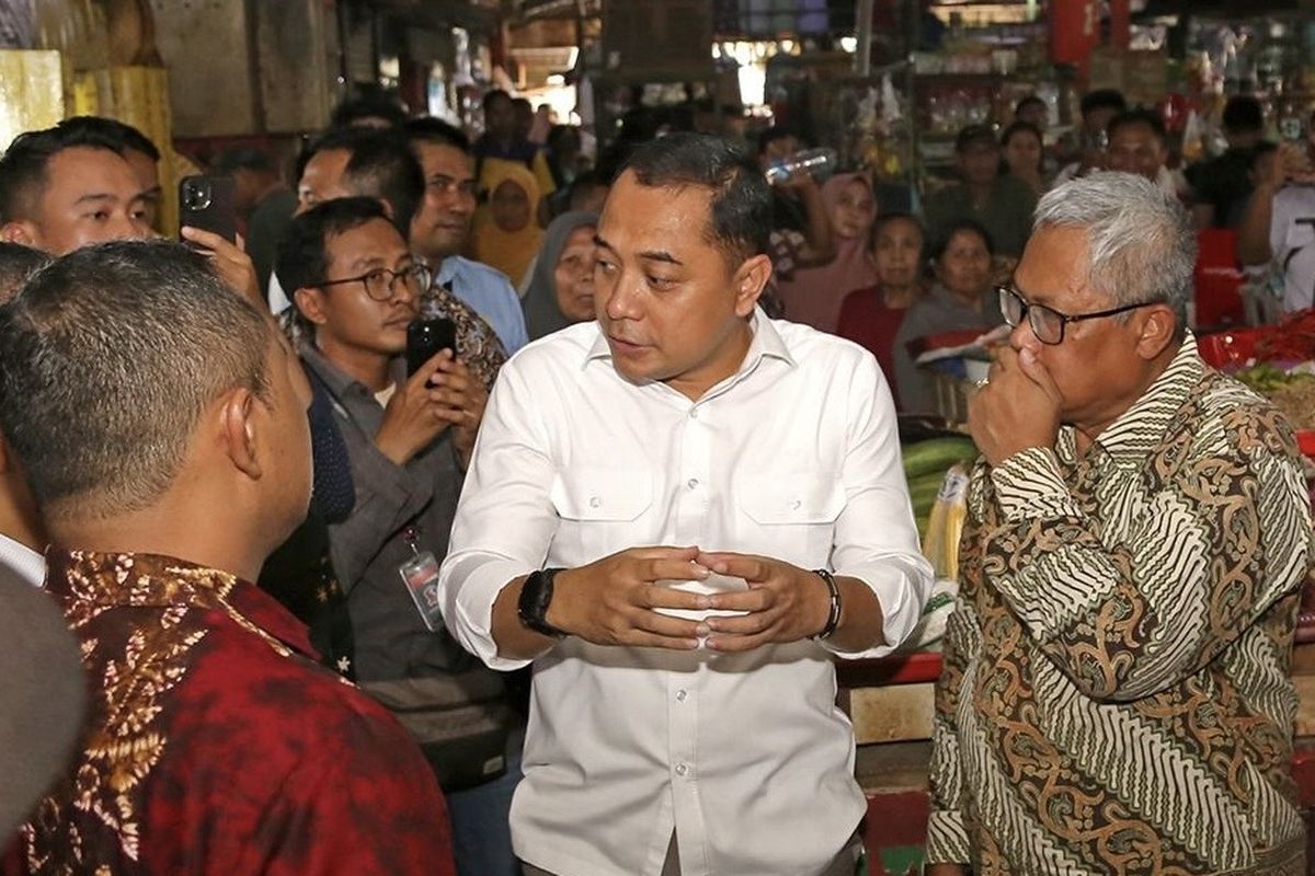 Wali Kota Surabaya, Eri Cahyadi, di Pasar Kembang, Rabu (11/9/2024).