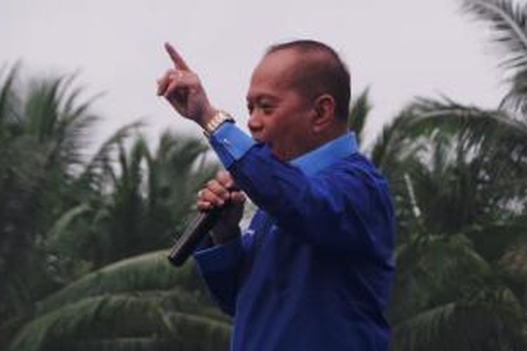 Ketua harian Partai Demokrat, Syarief Hasan saat menjadi juru kampanye nasional dalam kampanye terbuka di lapangan Pukon, Magelang, Jawa Tengah, Minggu (16/3/2014).