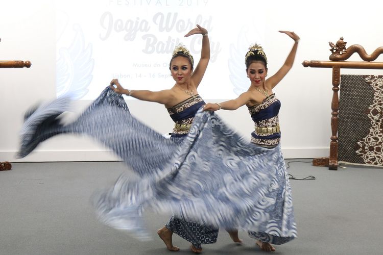 Batik Yogyakarta menginjakkan kaki di Portugal melalui penyelenggaraan Festival Indonesia
2019 di Lisabon yang bertajuk Jogja Kota Batik Dunia.