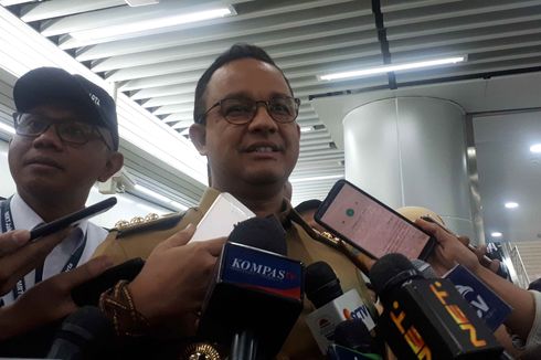 Berhenti di Stasiun MRT ASEAN, Anies Bilang Akan Bangun Skybridge ke Halte Transjakarta