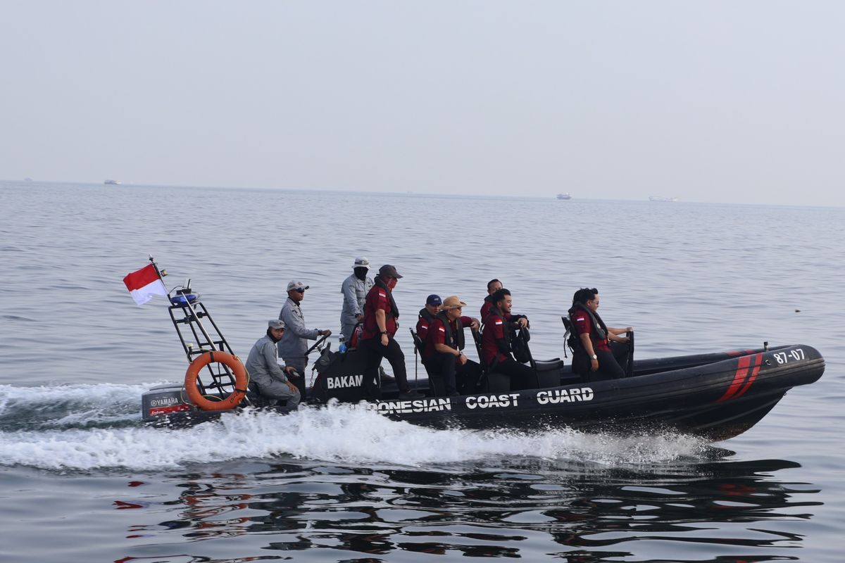 Operasi gabungan Imigrasi Kelas I TPI Tanjung Priok, bersama Bakamla RI, dan Bais TNI.