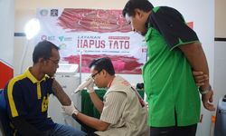 Dompet Dhuafa Beri Alquran dan Layanan Penghapusan Tato