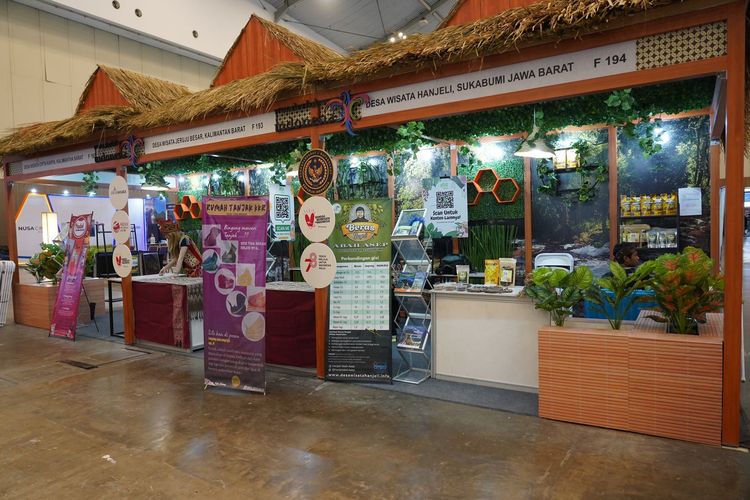 Booth enam desa wisata yang hadir dalam Kompas Travel Fair (KTF) 2023 yang digelar pada 1-3 September 2023 di Hall 5 dan Hall 6 ICE BSD, Tangerang