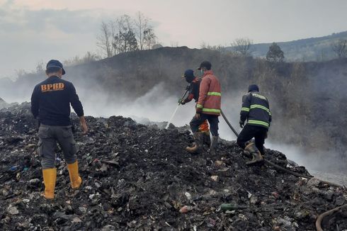 TPA Cibeureum Sumedang Terbakar, Api Mulai Terkendali Setelah 4 Hari Kebakaran