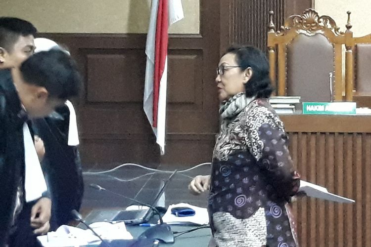 Mantan Sekjen Kemendagri, Diah Anggraini di Pengadilan Tipikor Jakarta, Selasa (7/8/2018).