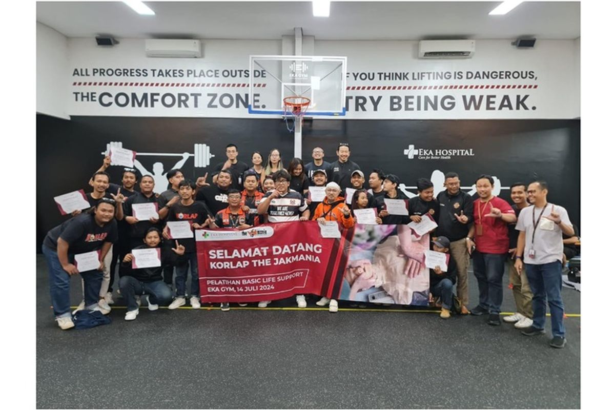 The Jakmania saat mengikuti pelatihan BHD dari Eka Hospital BSD.