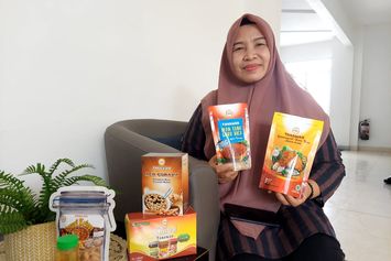 Siti Sulastri Perkenalkan Produk Olahan Rempah Ternate hingga Luar Daerah