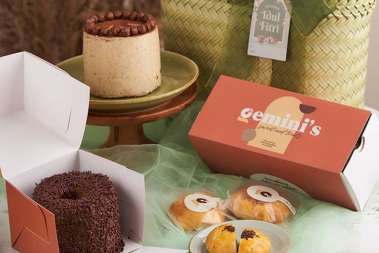 beberapa sajian yang terdapat dalam salah satu paket hamper dari Gemini's Sweet and Treats yang berbasis di Yogyakarta