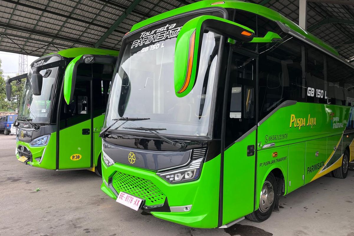 Hino GB Bus 150 L jadi unit baru PO Puspa Jaya