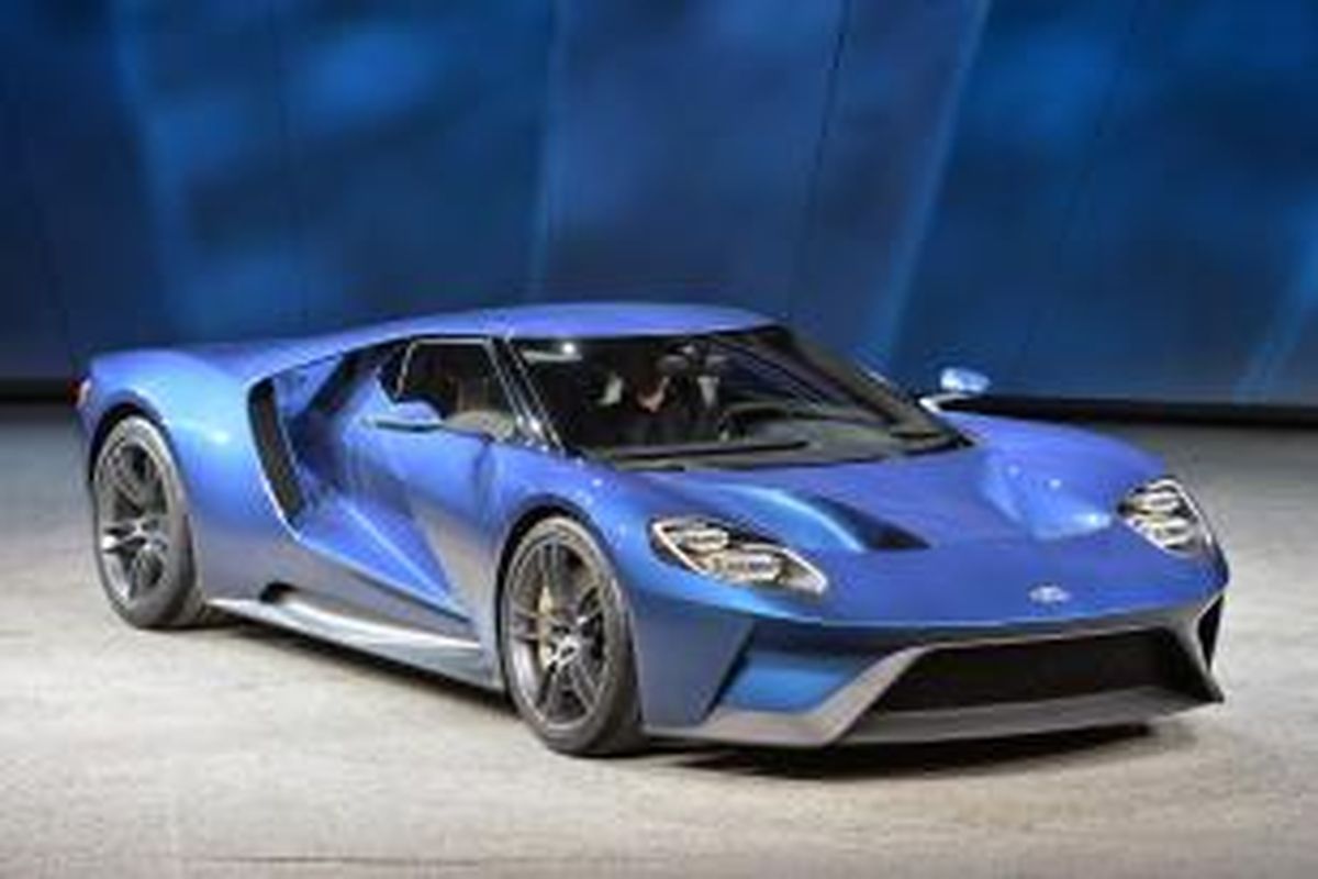 Generasi terbaru Ford GT lahir kembali di Detroit Auto Show 2015.