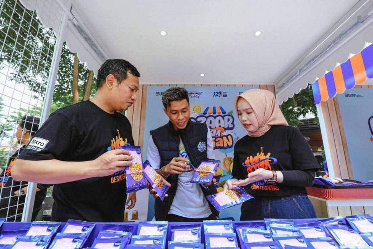 Berawal dari kemasan sederhana, produk lokal asal Sulsel "Kacang Nepo" mendapat dukungan dari PT Bank Rakyat Indonesia (Persero) Tbk atau BRI melalui program Desa BRILiaN pada 2023. Lewat program ini, BRI memberikan pelatihan dalam bidang pemasaran, kemasan, hingga penggunaan teknologi digital. Berkat pemberdayaan ini, produk Kacang Nepo kini tampil lebih menarik dan dikenal luas.