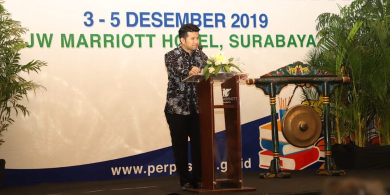 Wakil Gubernur (Wagub) Jawa Timur Emil Elestianto Dardak saat memberikan pembekalan kepada 1.000 peserta Peer Learning Meeting Nasional Transformasi Perpustakaan Berbasis Inklusi Sosial Literasi untuk Kesejahteraan di Surabaya, Jawa Timur, Selasa (3/12/2019).