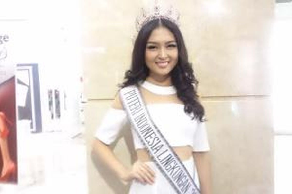 Puteri Indonesia Lingkungan 2015, Chintya Fabiola, menuturkan rasa prihatinnya pada kebakaran hutan di Indonesia. 