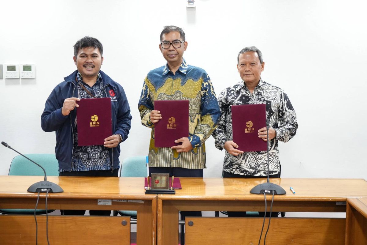 Badan Riset dan Inovasi Nasional (BRIN) dan PT. TUV Rheinland Indonesia (TRID) melakukan penandatanganan naskah kerja sama di Gedung BJ. Habibie, Jl. M.H. Thamrin, Jakarta, Jumat (15/3/2024).