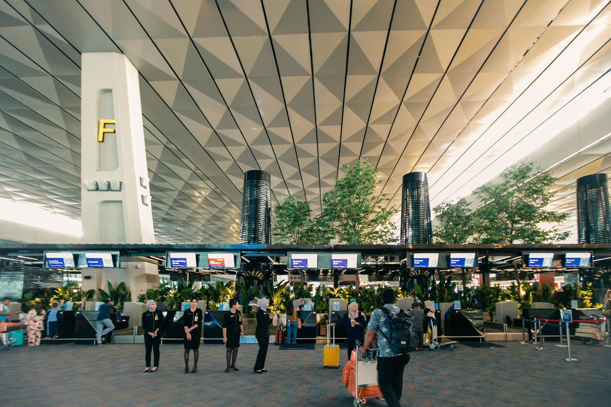Asap Hitam Dekat Bandara Soekarno-Hatta, Kok Gak Ganggu Penerbangan?