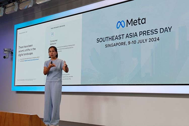 Marketing Science Partner Meta Philippines, Gianna Kristen Dela Cruz menjelaskan Measurement 360 dalam acara Meta Southeast Asia Press Day yang digelar di Singapura, Selasa (9/7/2024).