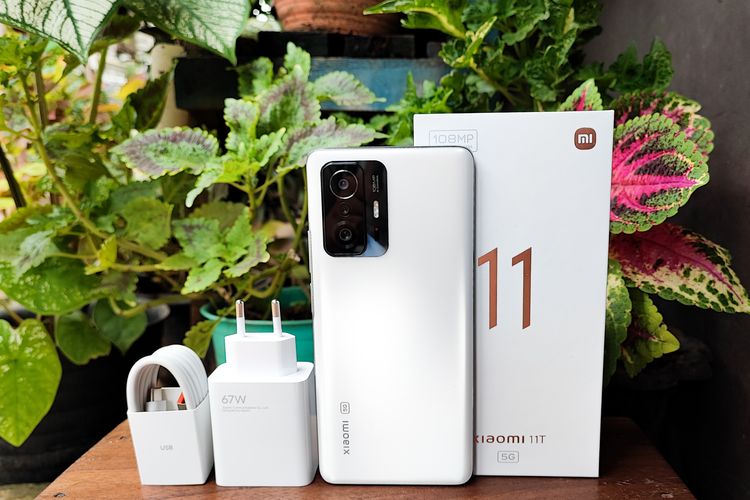 Ponsel flagship Xiaomi 11T 5G.