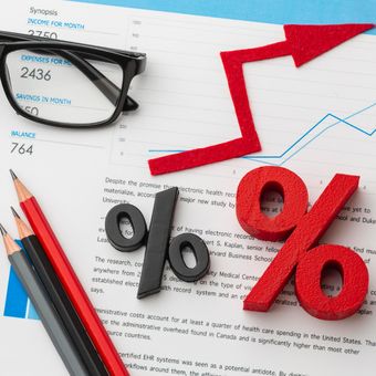 Ilustrasi suku bunga, bunga kredit.