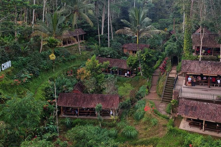 Satria Agrowisata di Jalan Raya Kintamani, Tampaksiring, Kabupaten Gianyar, Bali, Kamis (6/9/2018). Di sini wisatawan dapat menemukan tempat ngopi sekaligus belajar seluk beluk kopi. 