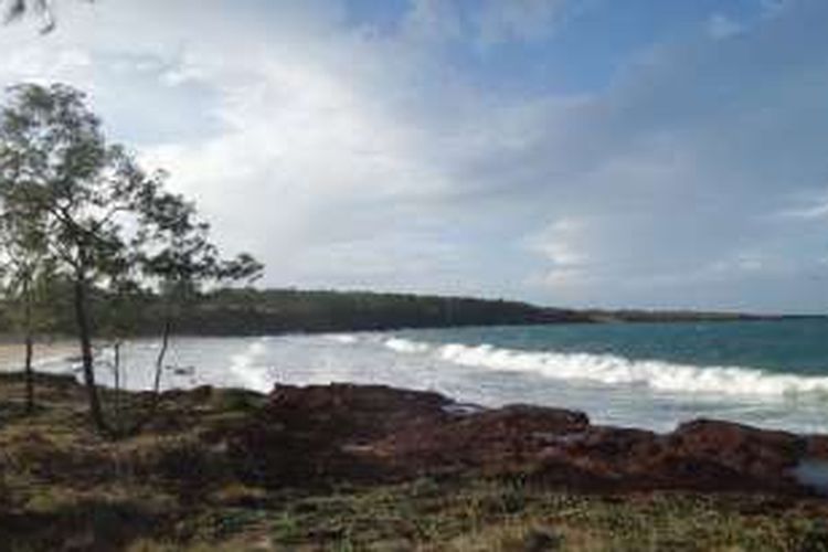 Pantai Wurrwurrwuy atau Macassans Beach di Garanhan, Arnherm Land, Northern Territory, Australia, dipercaya sebagai salah satu tempat di mana para pelaut Makassar kerap berlabuh dan berkemah dahulu untuk berdagang dengan suku asli Aborigin.