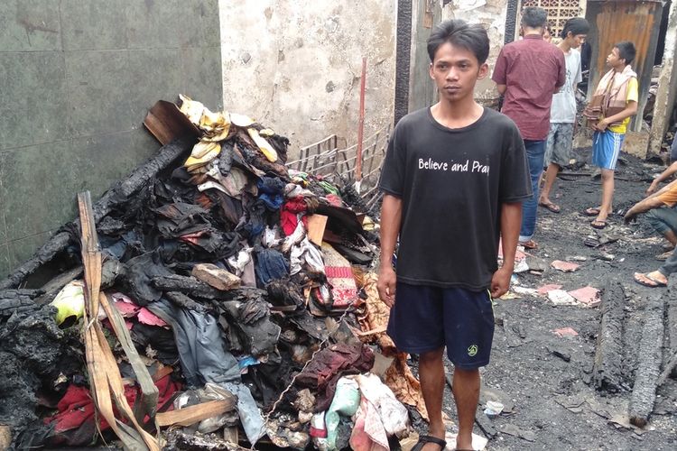 Sudirman selaku salah satu korban kebakaran di kawasan Rawamangun, Jakarta Timur, Jumat (10/7/2020)