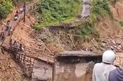 Menanti Janji Pemerintah, Warga 14 Kampung di Bener Meriah Bertaruh Nyawa Seberangi Jembatan Lapuk