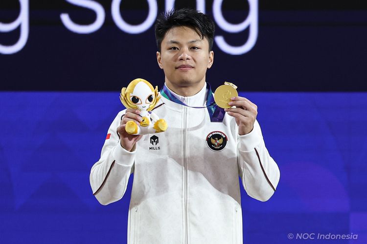 Rahmat Erwin Panen Pujian Usai Sumbang Emas Kedua Indonesia di Cabor Angkat Besi