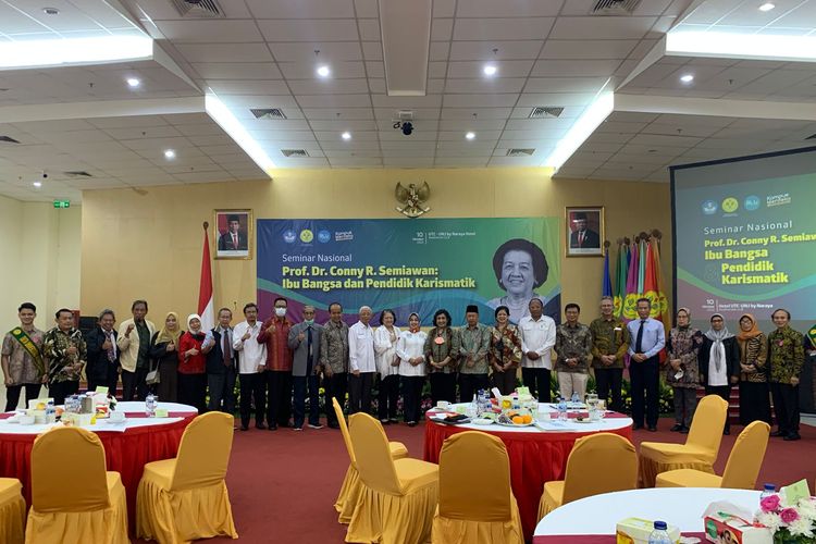 UNJ menyelenggarakan seminar nasional ?Prof. Conny R. Semiawan: Ibu Bangsa dan Pendidik Kharismatik? (10/10/2022) untuk mendorong Prof. Conny R. Semiawan menjadi Pahlawan Nasional.