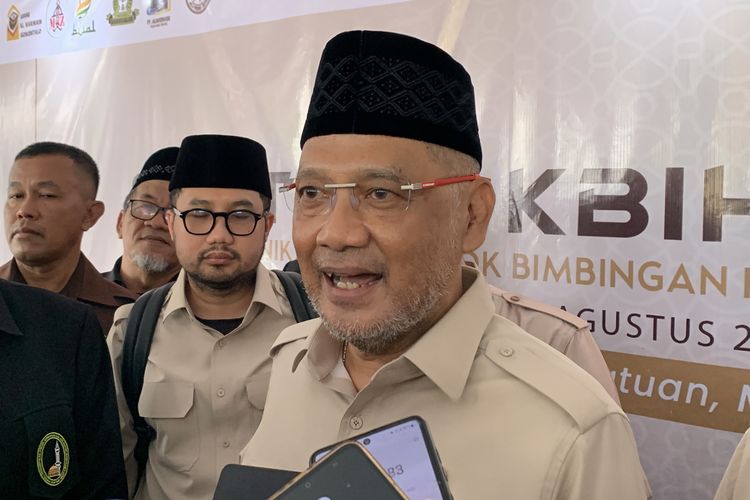 Presiden Prabowo Subianto resmi melantik Moch Irfan Yusuf atau Gus Irfan sebagai Menteri Haji dan Umrah di Istana Kepresidenan, Jakarta, Senin.