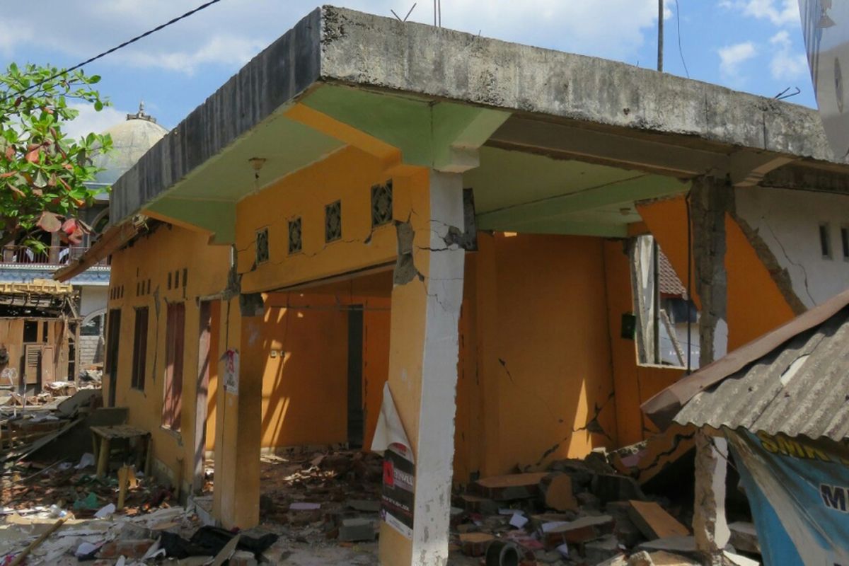 Tampak bangunan sekolah rusak pasca-gempa di Lombok.