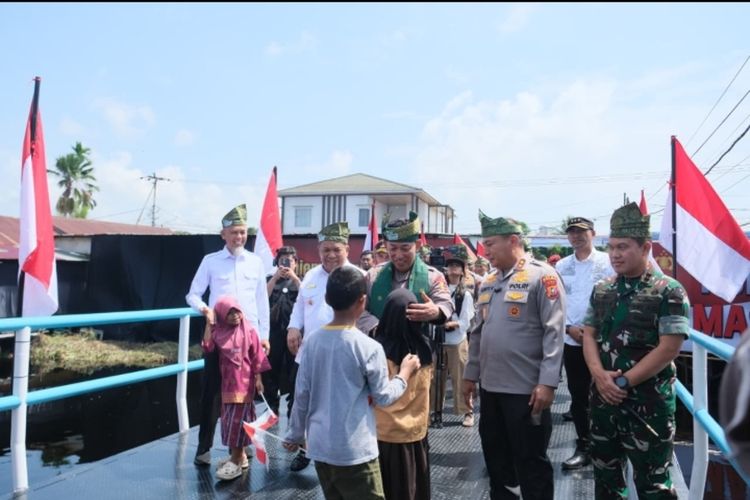 Resmikan 80 Jembatan di Riau, Kapolri: Anak-anak Lebih Mudah Bersekolah