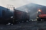Gudang Ekspedisi di Medan Terbakar, 2 Truk dan 4 Sepeda Motor Dilalap Api