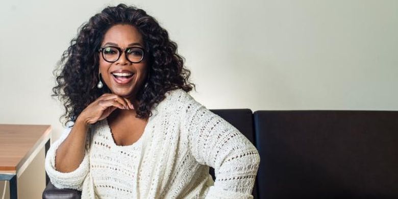 Oprah Winfrey punya kebiasaan bangun pagi hari dan sarapan roti.