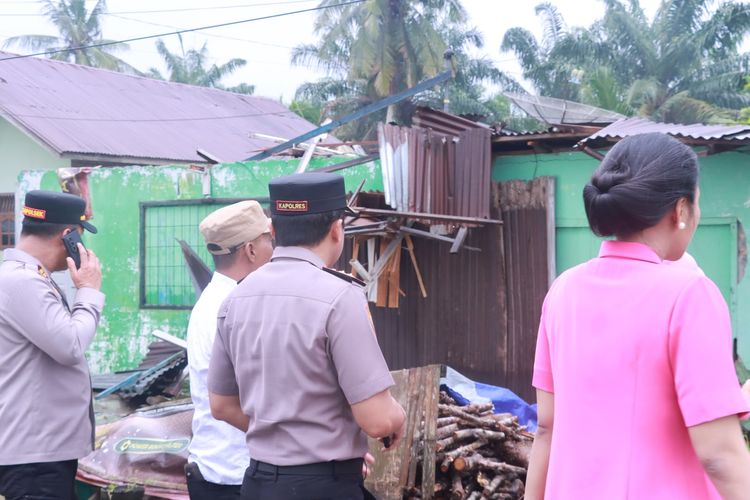 Puting Beliung dan Karhutla Terjang Asahan, 21 Rumah Rusak dan 10 Hektar Lahan Terbakar