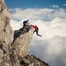 Seorang Pendaki Ditemukan Tewas Terjatuh Usai Unggah Foto di Tebing
