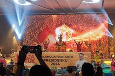 Ada Ornamen Emas di Bendera Merah Putih, Perayaan HUT Ormas MKGR Golkar di Makassar Disorot