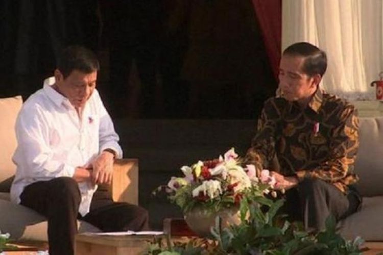 Presiden Filipina Rodrigo Duterte saat bertemu dengan Presiden RI Joko Widodo di Istana Merdeka, Jakarta. 