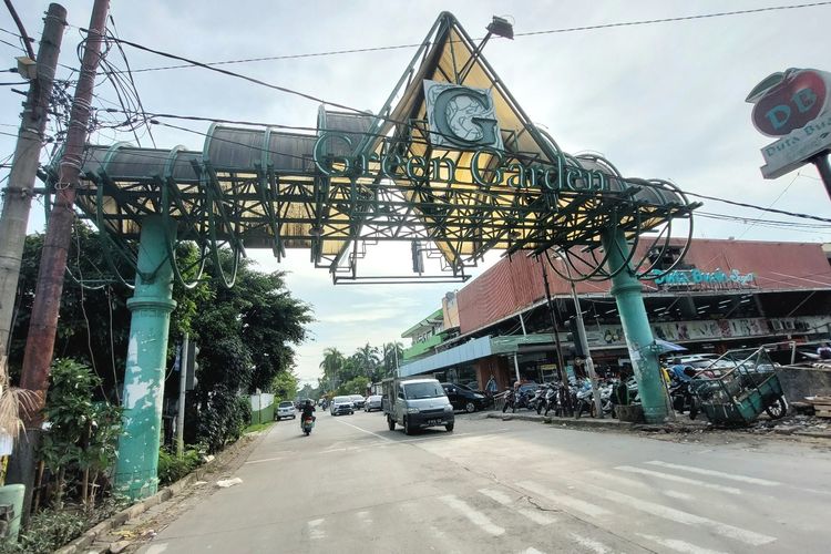 Pengurus RW 03 di Perumahan Green Garden, Kedoya Utara, Kebon Jeruk, Jakarta Barat, mengedarkan surat berisi larangan pemberian makan kucing liar. 