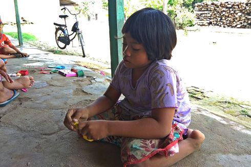 Harapan Terwujud, Bocah Dinda yang Lumpuh Layu sejak Kecil Bisa Sekolah