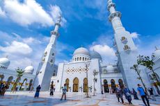 10 Masjid Megah di Indonesia Selain Masjid Raya Sheikh Zayed Solo 